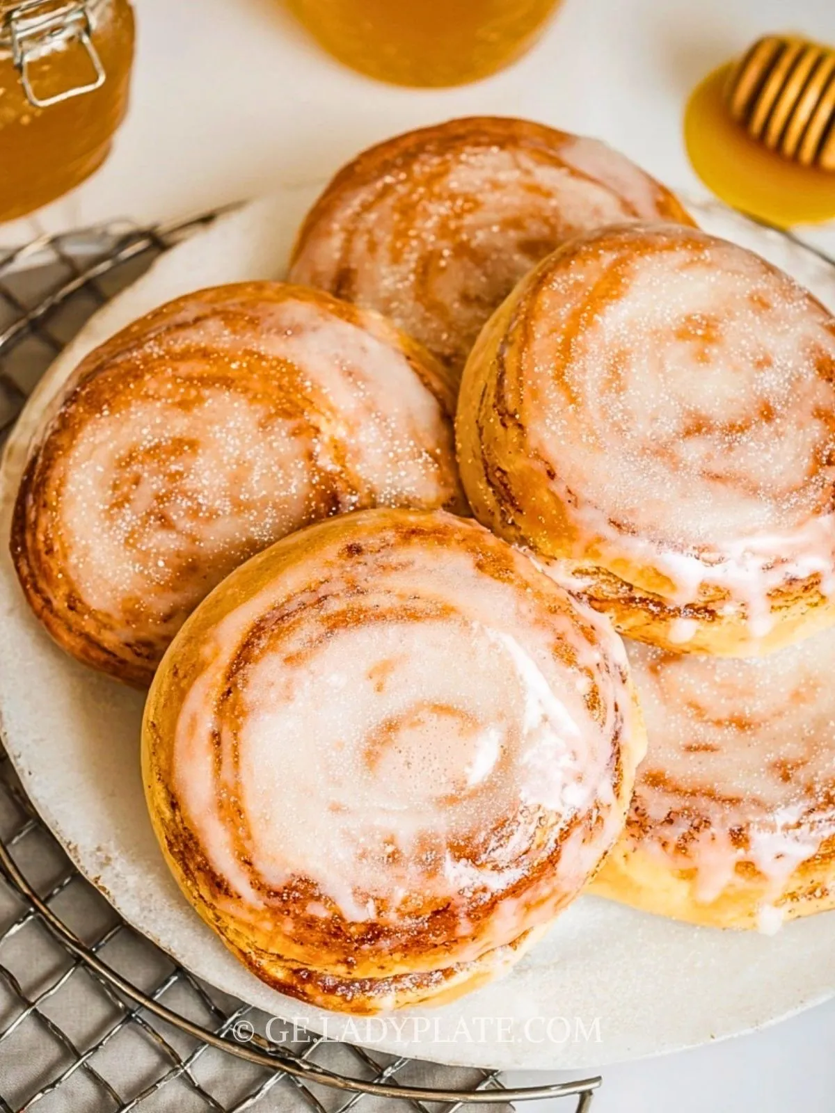 klassische-hausgemachte-honigbrotchen